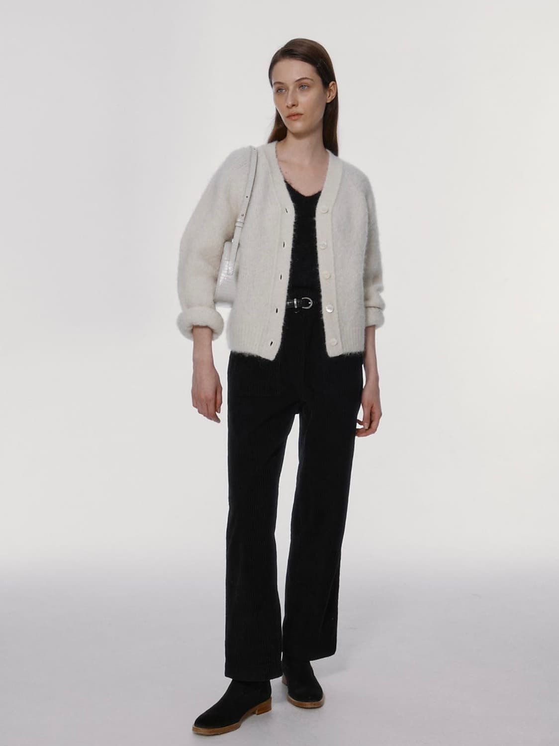 낫띵리튼 볼륨 알파카 가디건 아이보리 상품이미지4