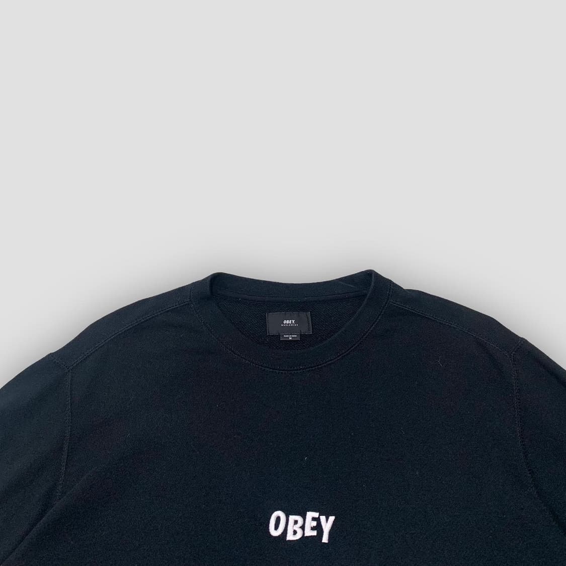 오베이 obey 블랙 맨투맨 상품이미지2