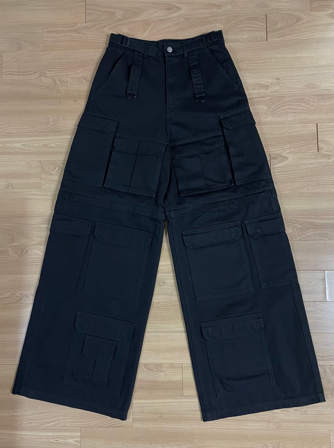 (29) 23FW 베트멍 멀티 포켓 카고 팬츠 블랙 상품이미지3