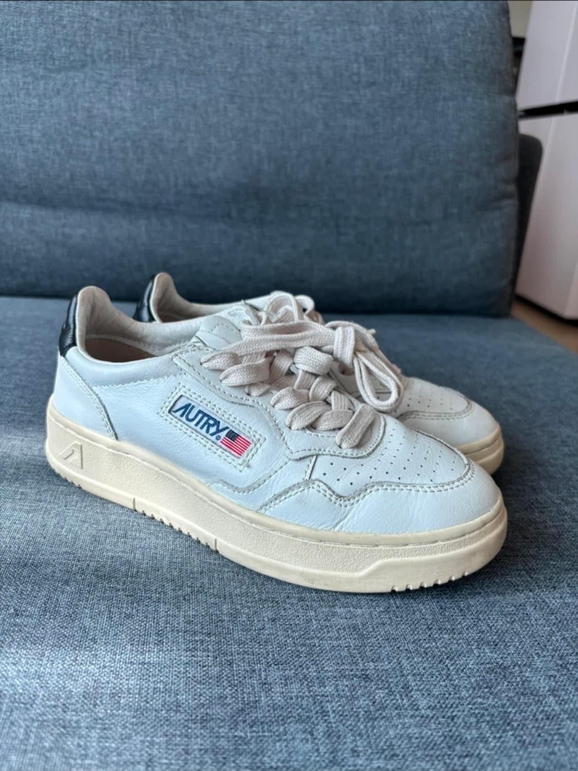 오트리 우먼즈 메달리스트 로우 블랙탭 EU35 AULW-LL22 상품이미지2