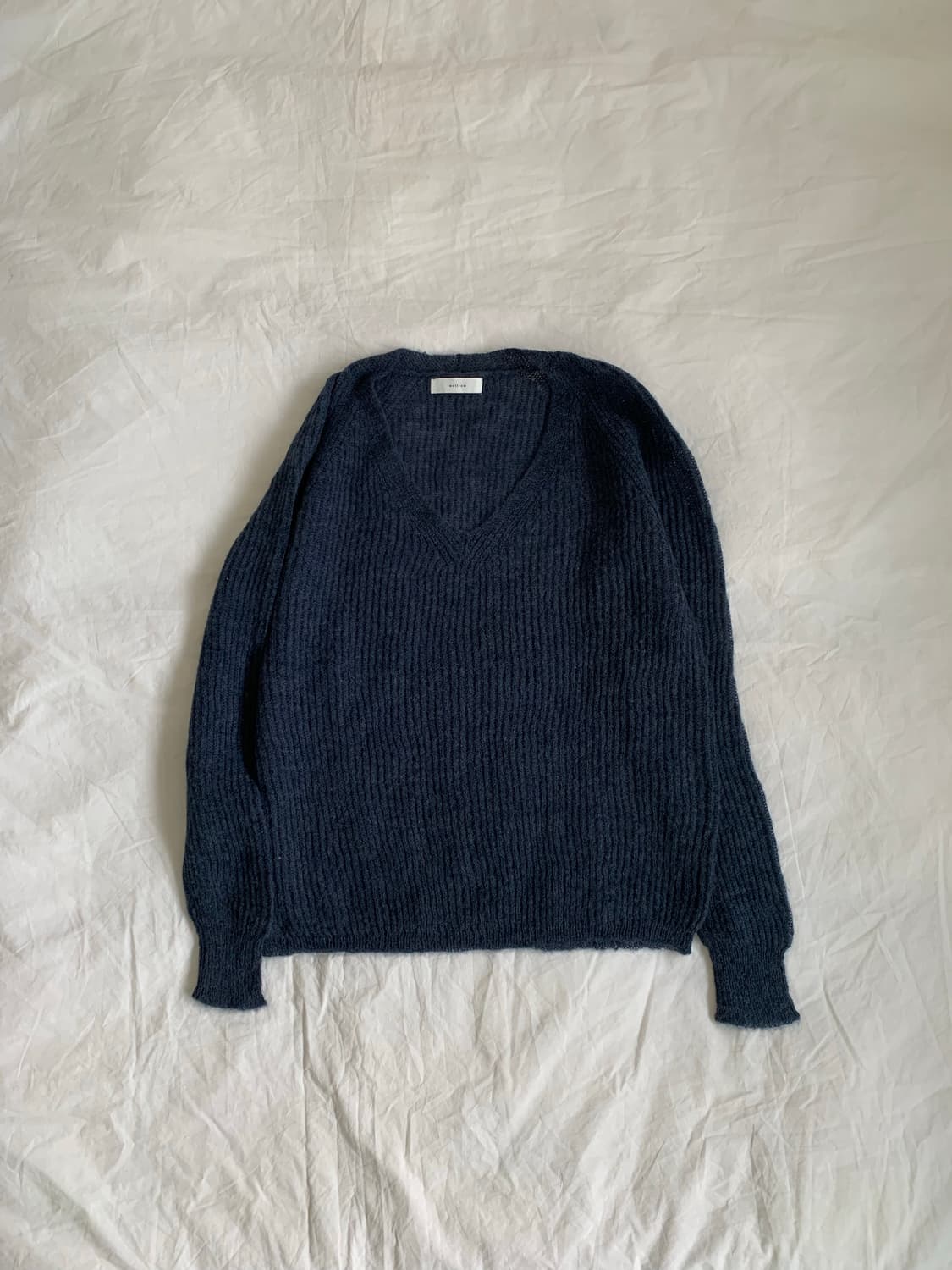네이비 모헤어 브이넥 니트 상품이미지1