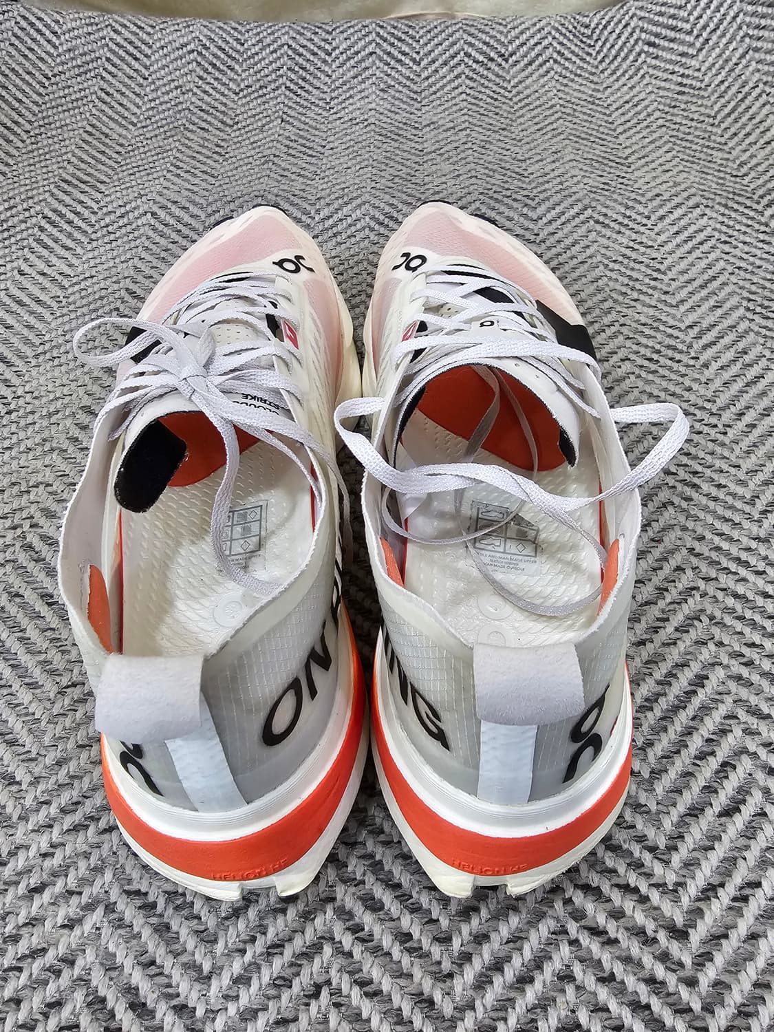 온러닝 클라우드붐 스트라이크 러닝화 상품이미지3