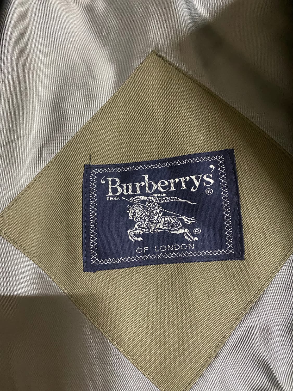 버버리 트렌치코트 상품이미지2