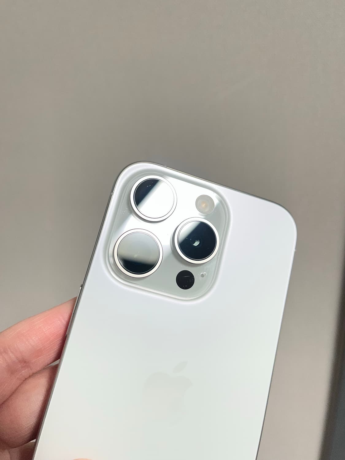 상태 최상 풀구성 아이폰 화이트티타늄 15pro 15프로 256 공기계 상품이미지8