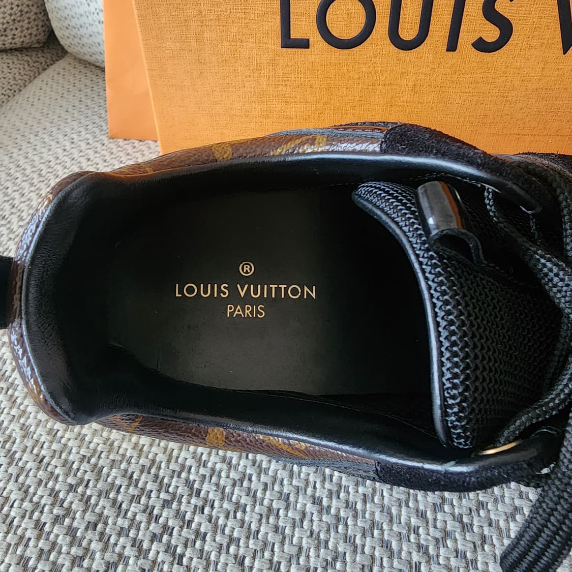 35.5 초민트급 루이비통 LV 런어웨이 키높이 스니커즈 블랙 모노그램 상품이미지8