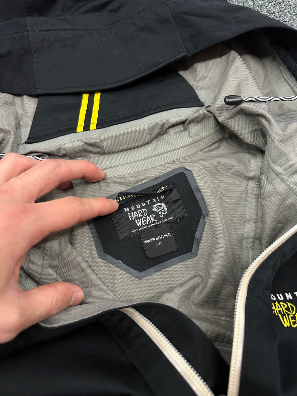 S) 마운틴 하드웨어 소프트 쉘 블랙 바람막이 상품이미지5