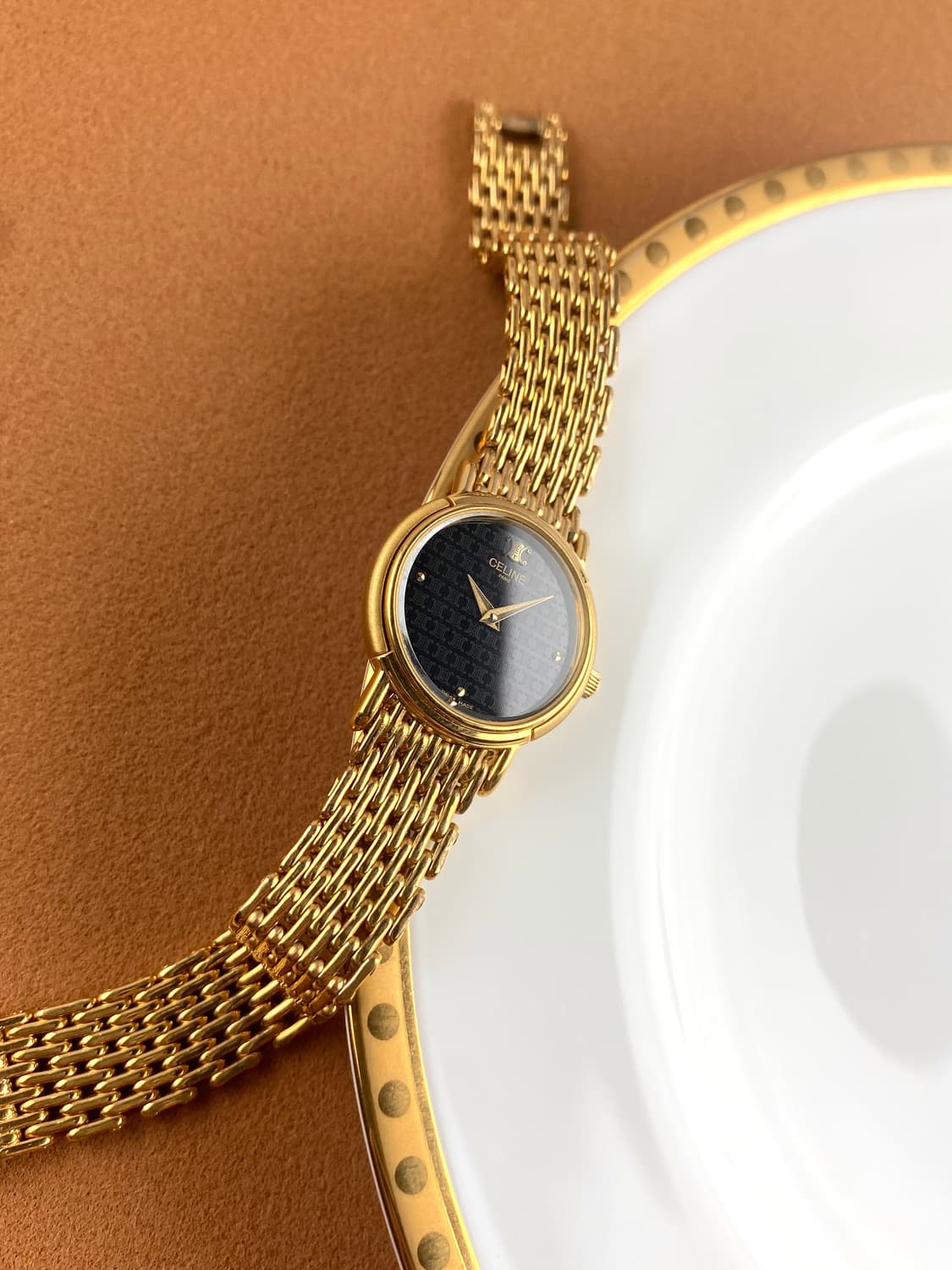 CELINE round triomphe gold watch 상품이미지3