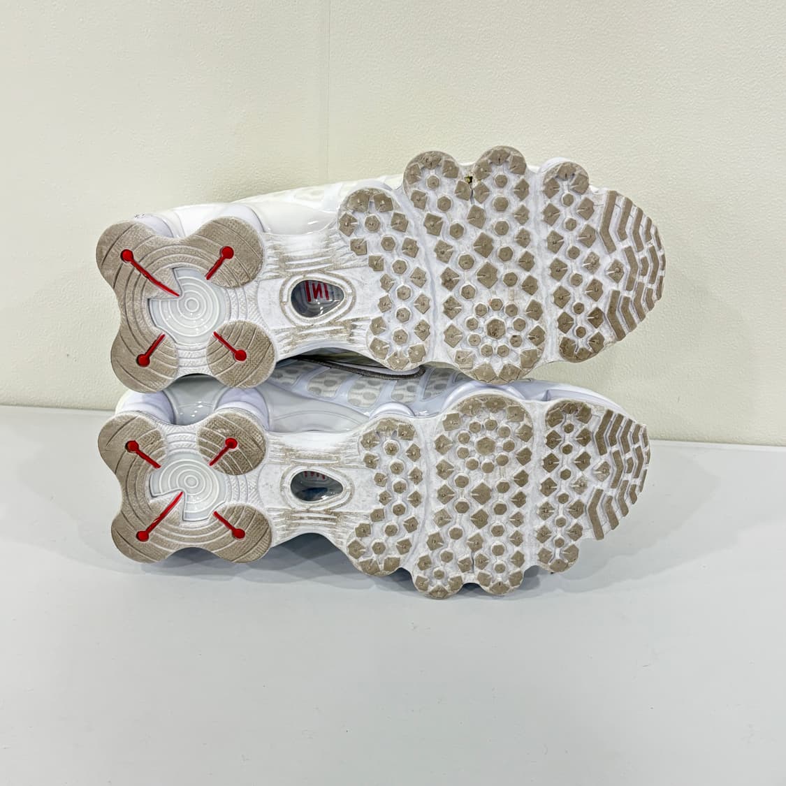 255size 나이키 샥스TL 화이트 실버 상품이미지4