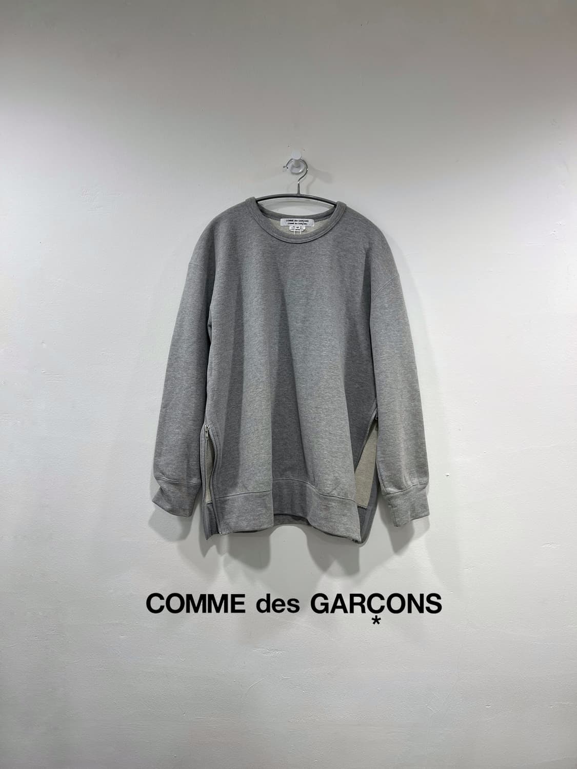 꼼데가르송 스웨트셔츠 상품이미지1