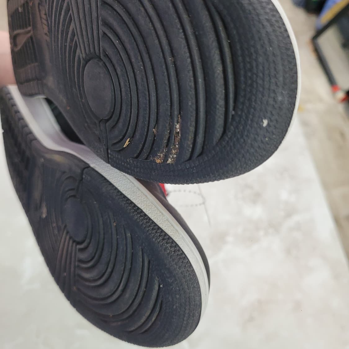 Nike 나이키 에어조던1 레트로 하이 블랙 상품이미지7