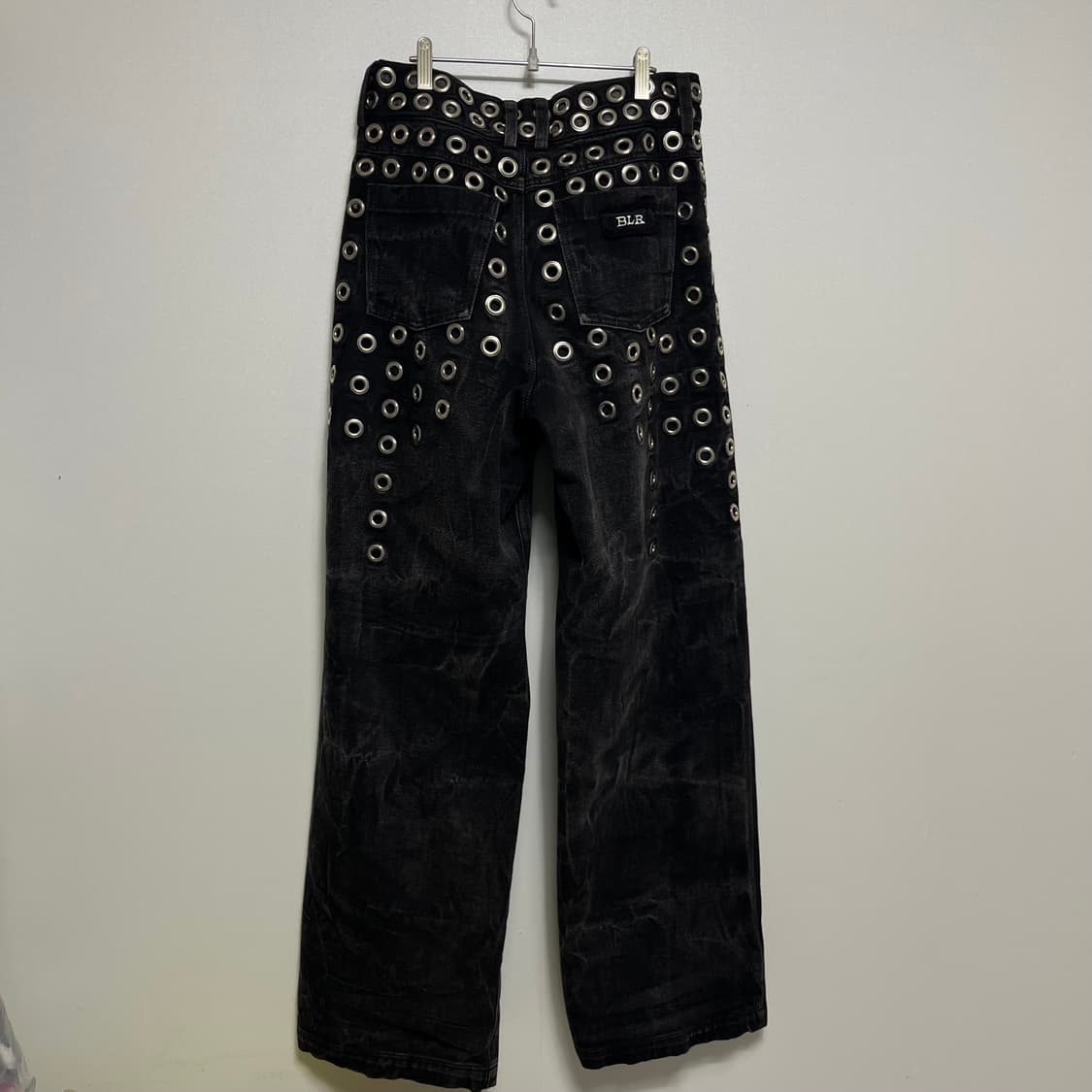 BLR 비엘알 블랙 워싱 아일렛 데님 팬츠  상품이미지1