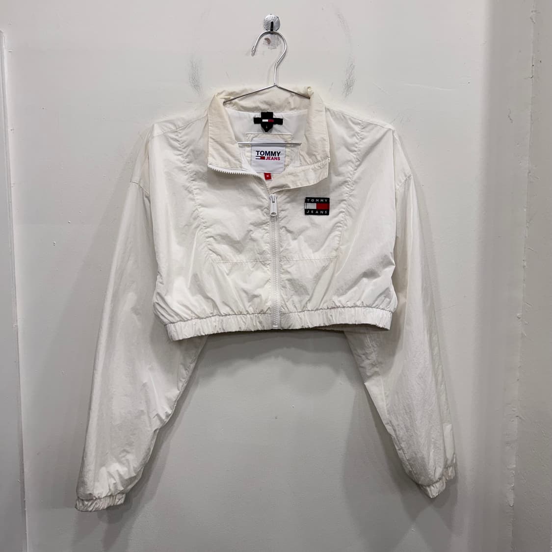 타미 진스 와펜로고 하이넥 크롭 바람막이 상품이미지2