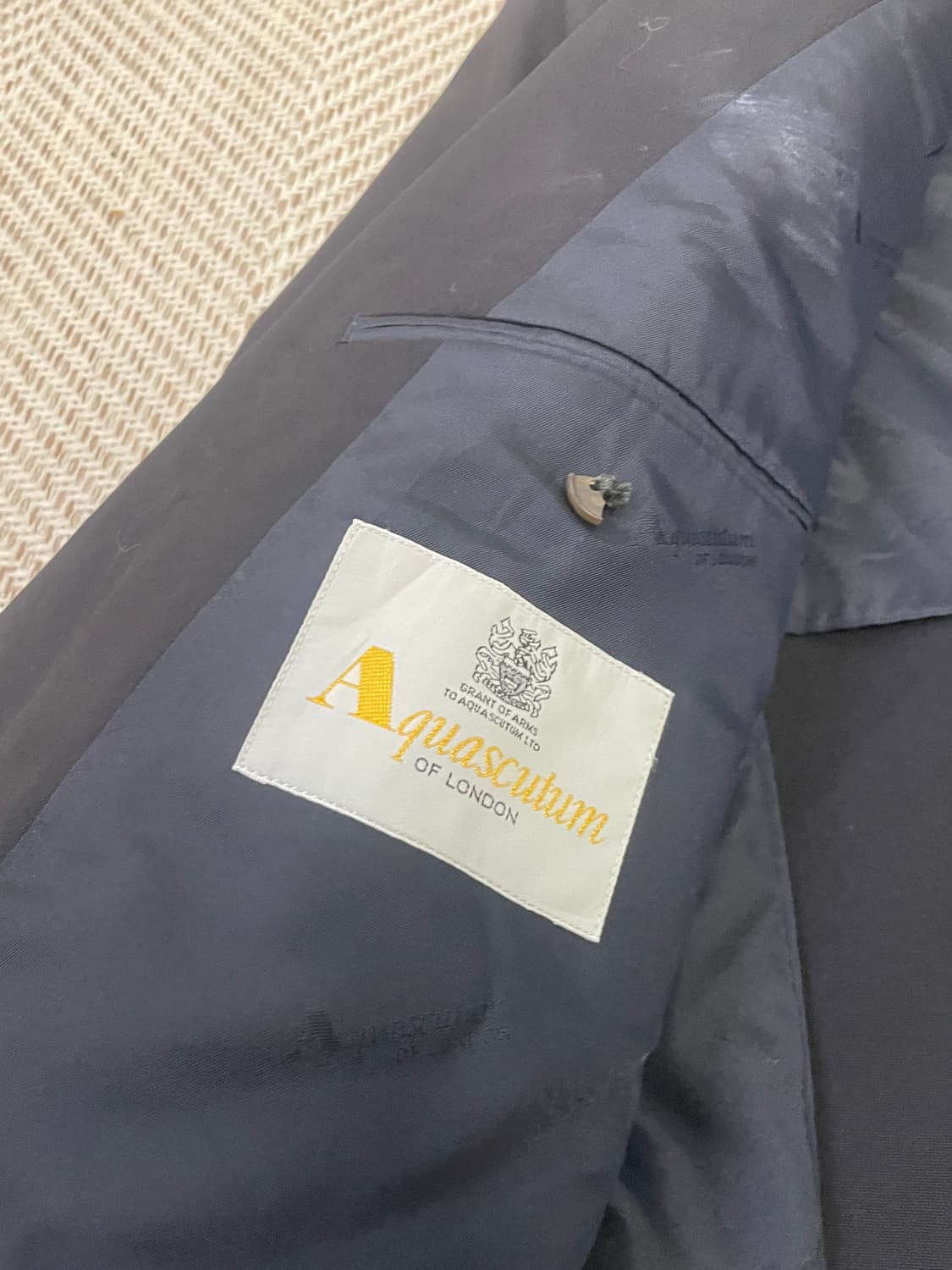 아쿠아스큐텀 금장 네이비 블레이저  J03579 상품이미지4