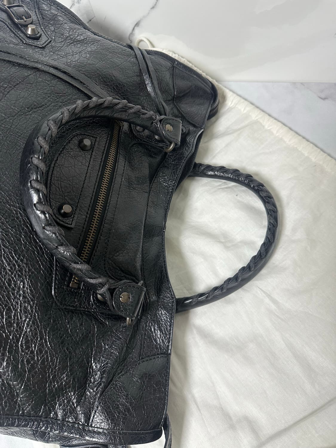 [A+ 정품] 발렌시아가 시티 모터백 미디움 블랙 상품이미지4