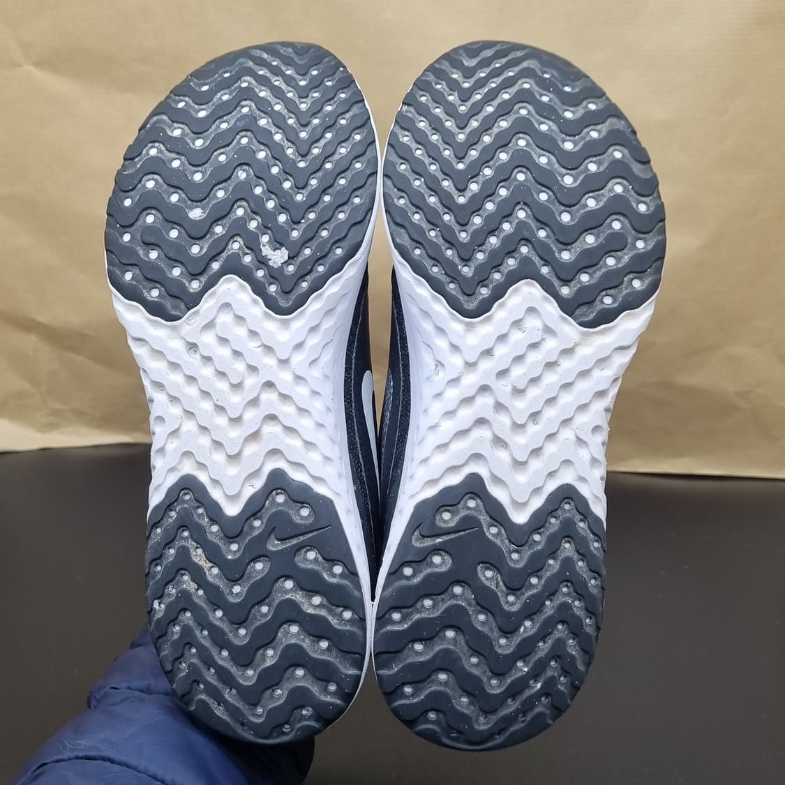 나이키 레전드 리액트 블랙 여성운동화240  상품이미지3