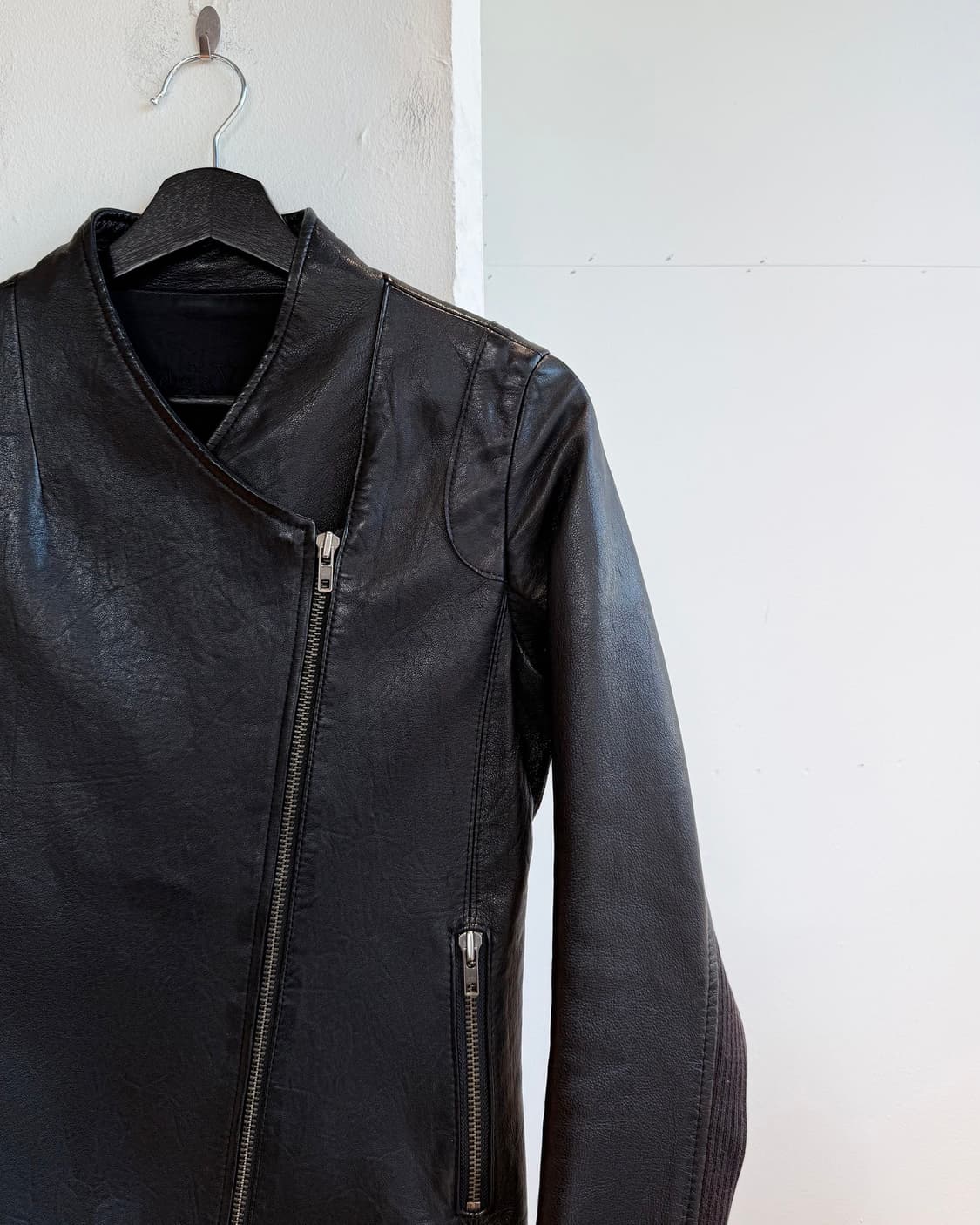 쟈딕 앤 볼테르 블랙 쉽스킨 스터드 버이커 자켓 상품이미지5