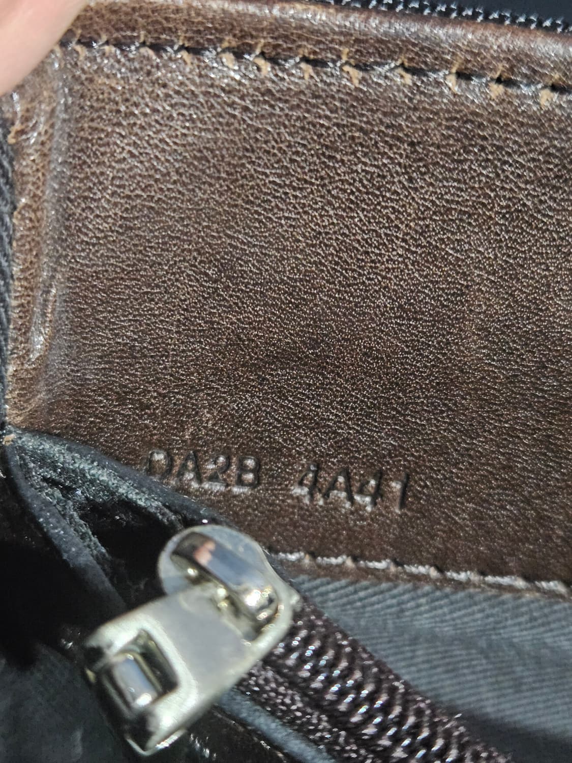 닥스 블랙컬러 남성 크로스백  상품이미지9