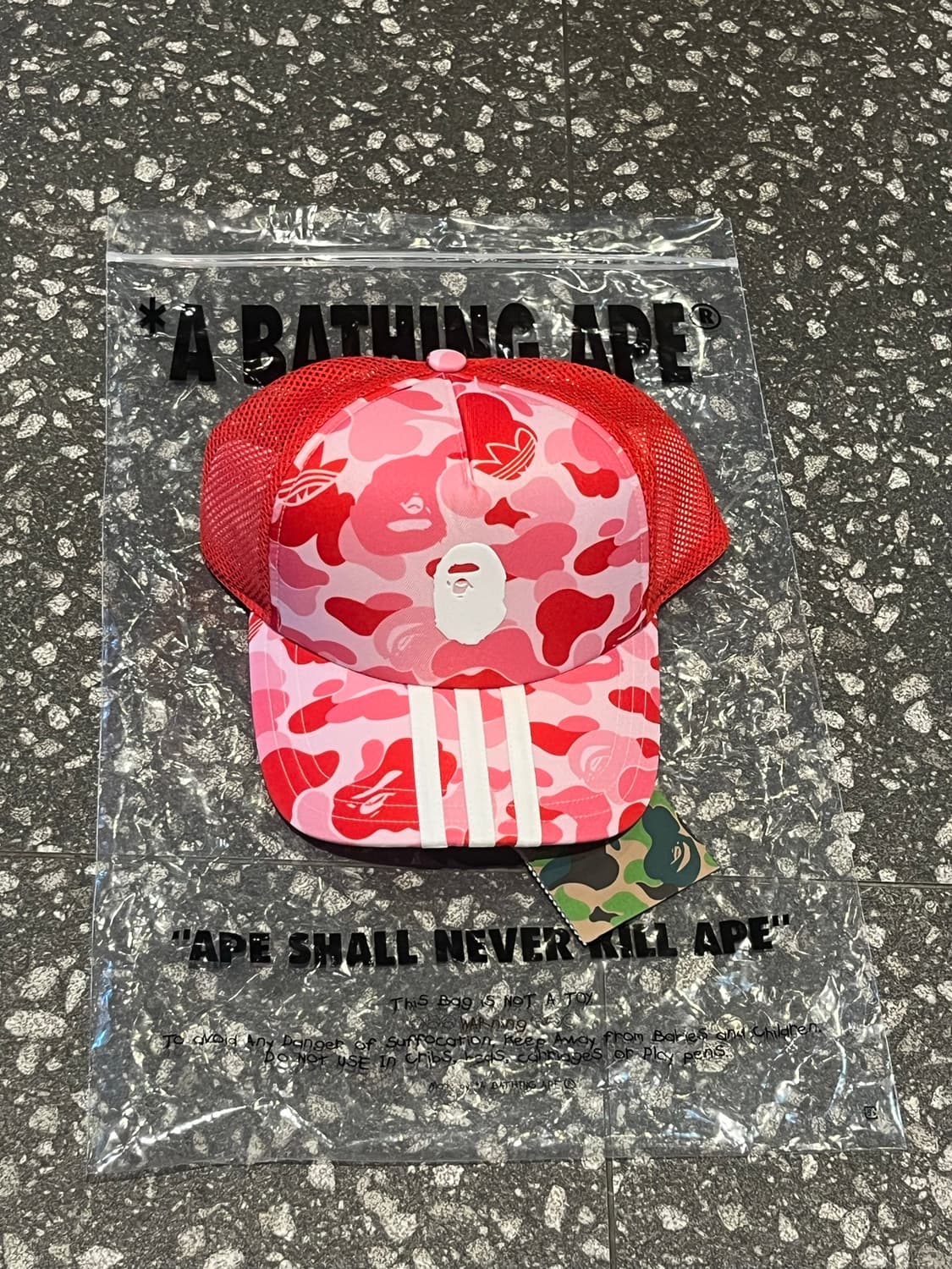 [새상품]Adidas x BAPE TruckerCap Pink 상품이미지1