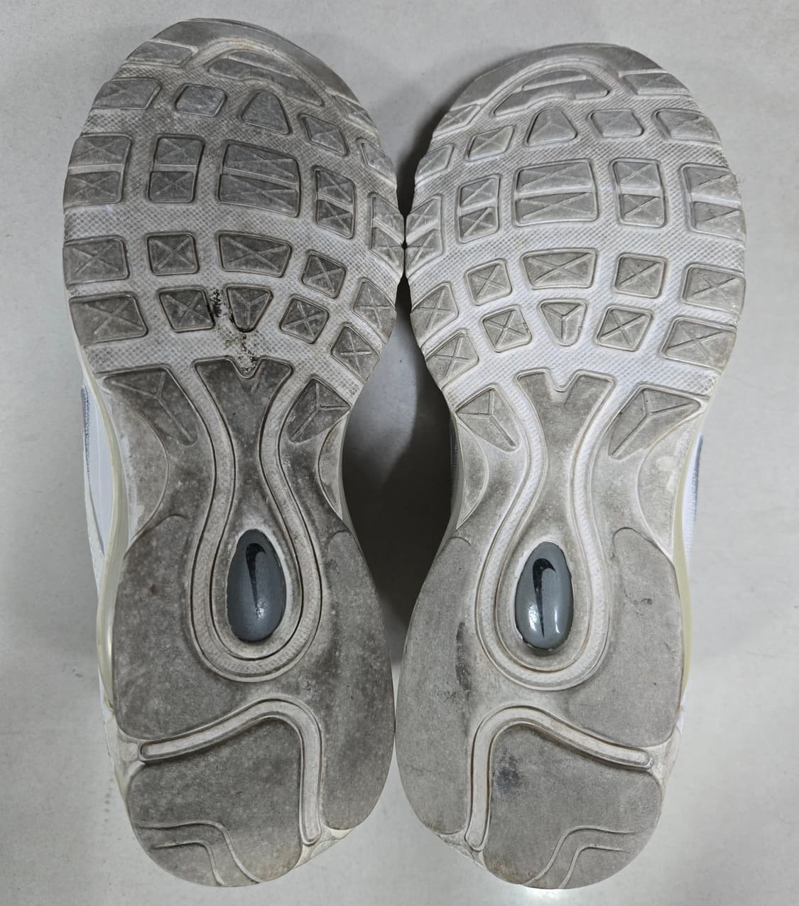 나이키 에어맥스97 트리플화이트 운동화 235mm 상품이미지8