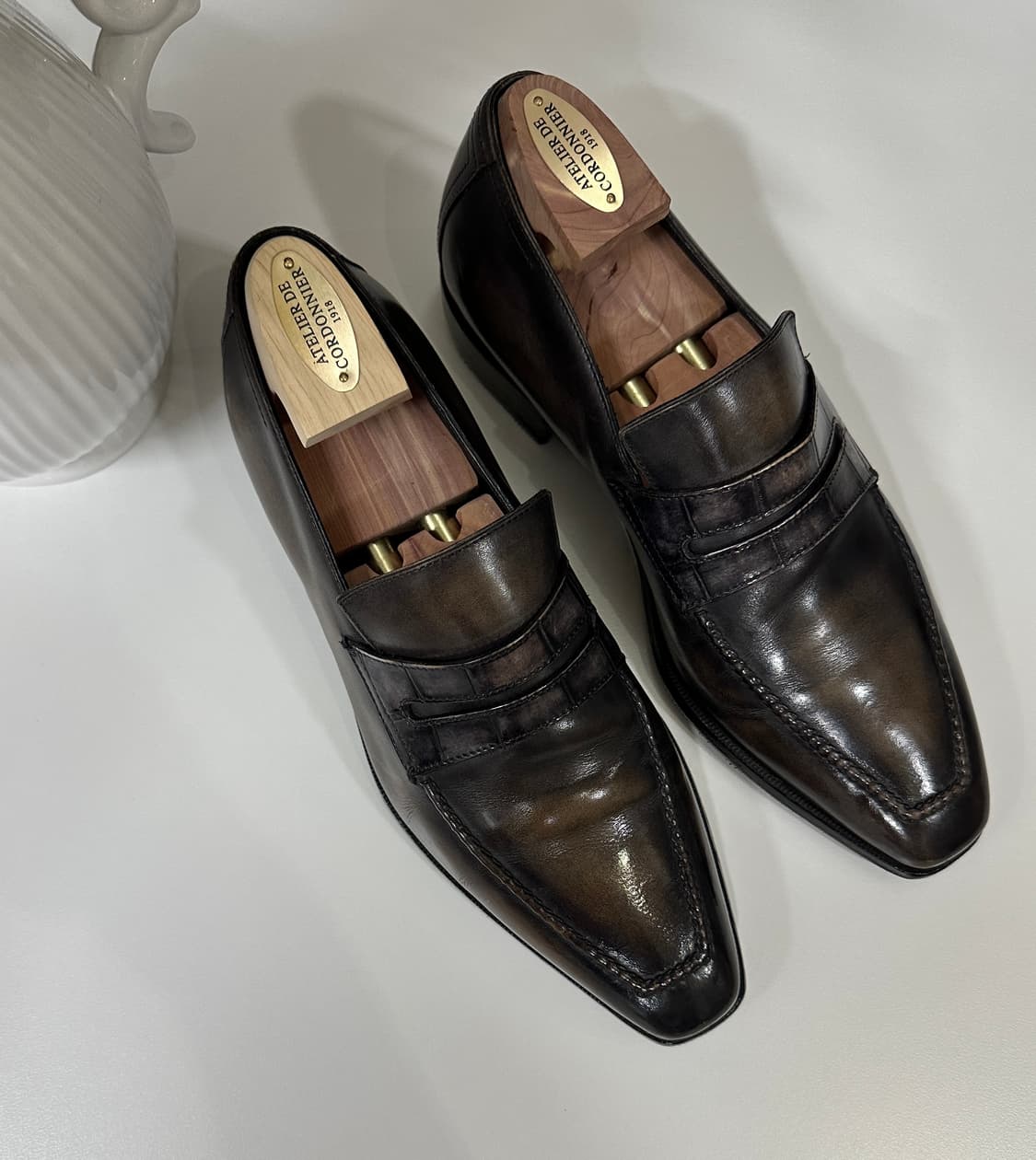 벨루티 가죽 로퍼 악어가죽 트림  상품이미지1