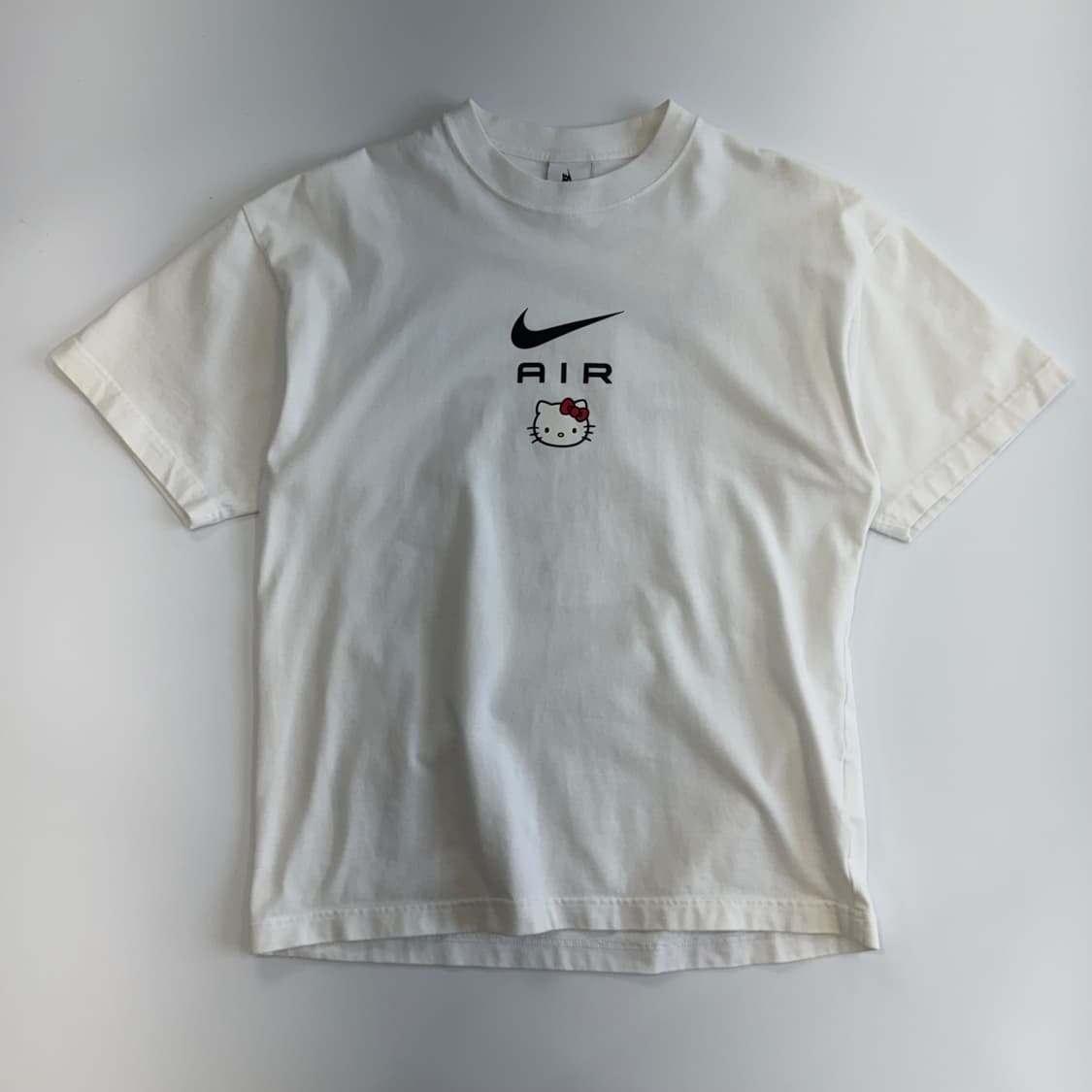 Nike 나이키 에어 헬로키티 백 포인트 화이트 반팔 상품이미지3