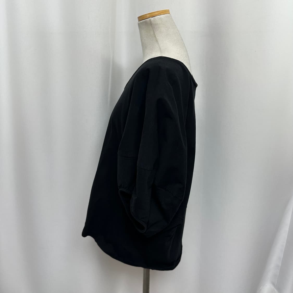   RIVER 여자 라운드넥 반팔티 검정 36 (실측108) 상품이미지5