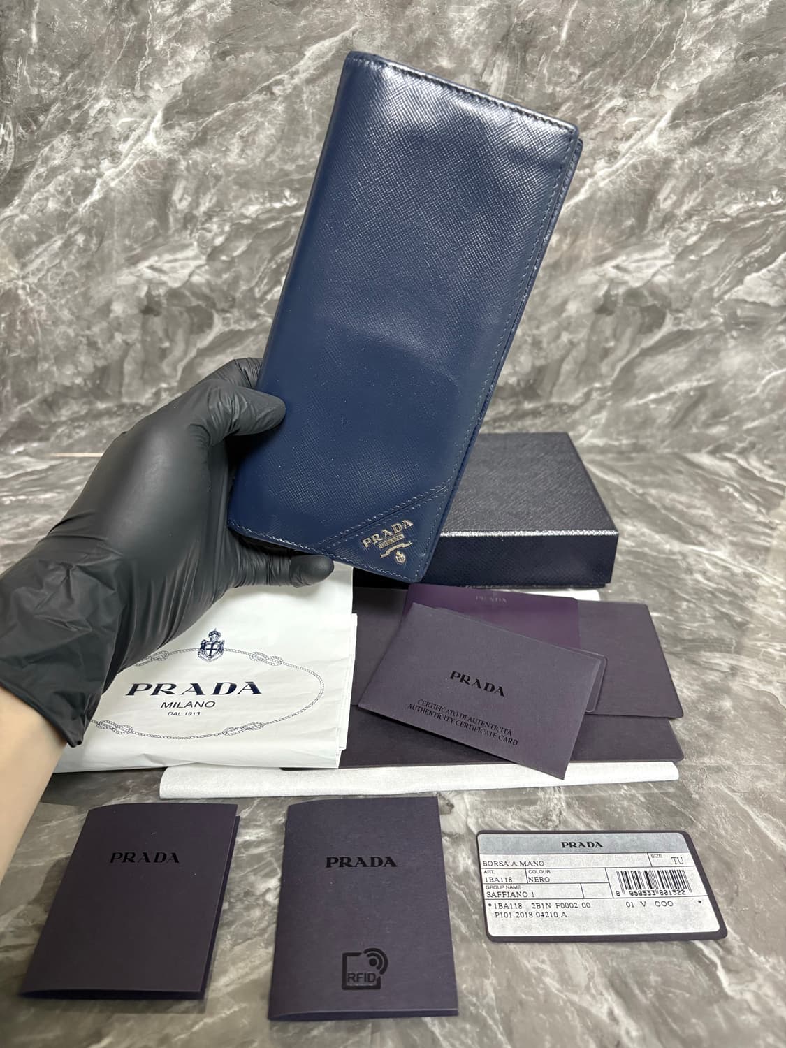 프라다 사피아노 은장 메탈로고 장지갑 상품이미지1