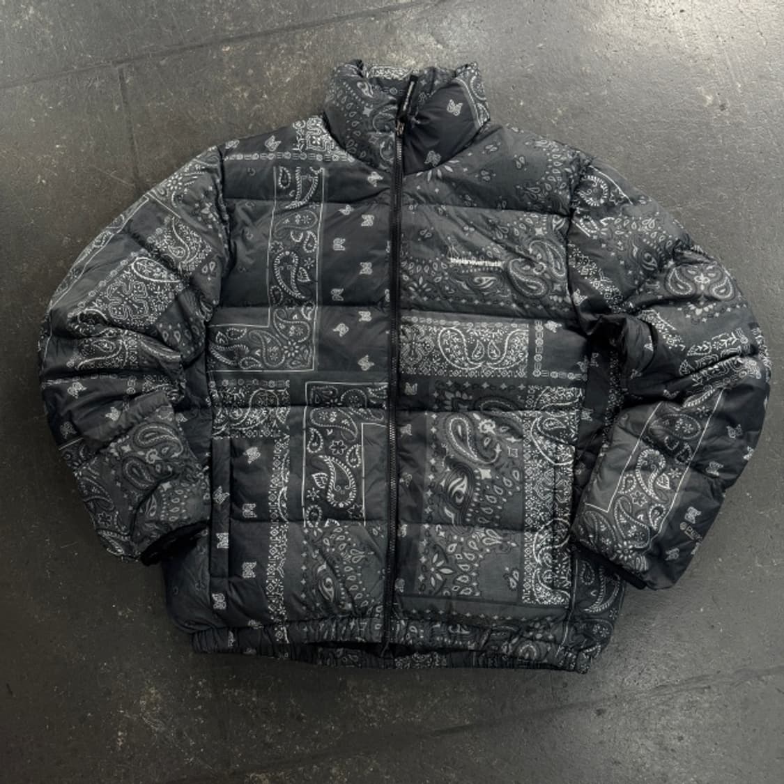 95-100 디스이즈네버댓 반다나 퍼텍스 패딩 상품이미지1