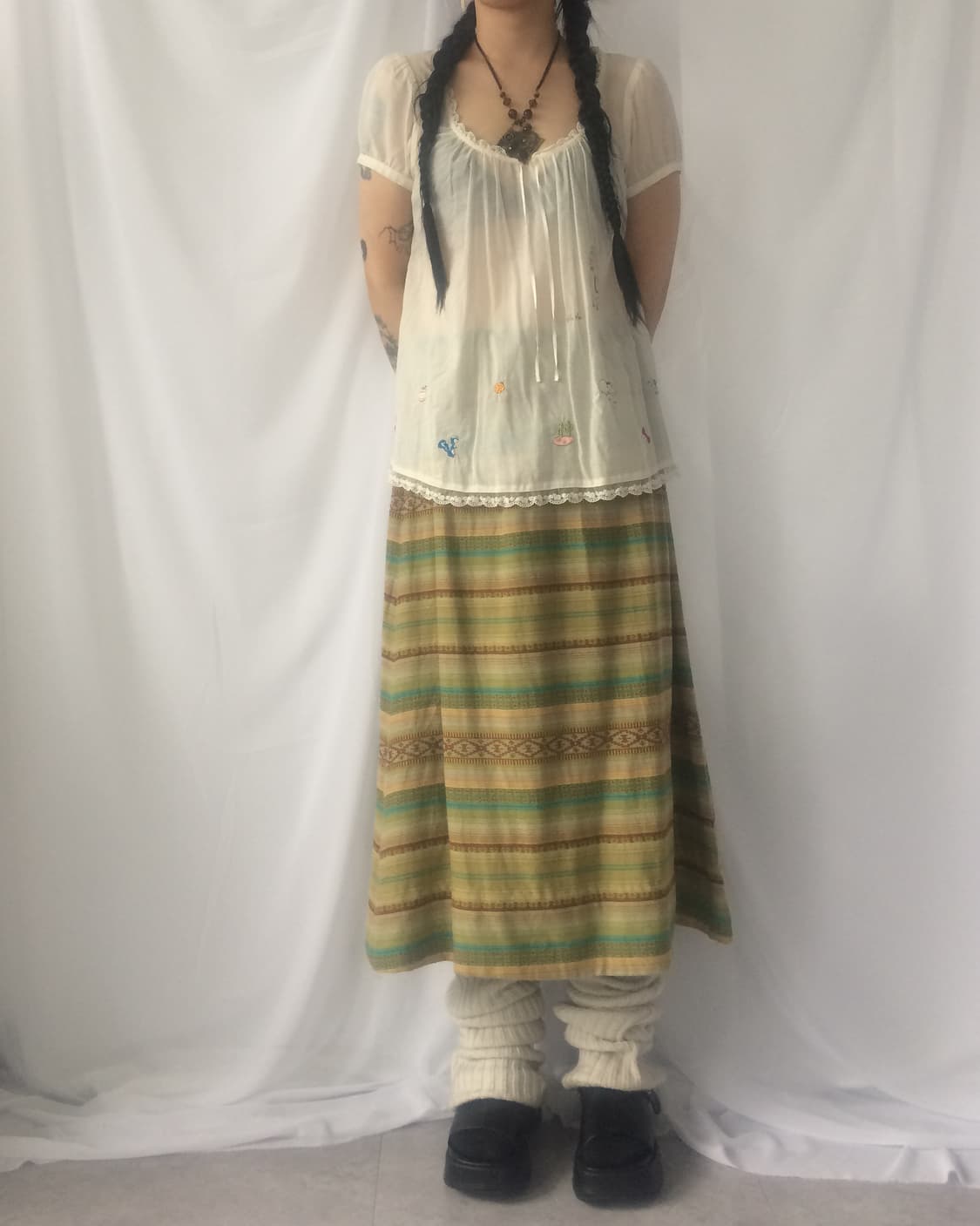 Alpaca embroidery point blouse 상품이미지1