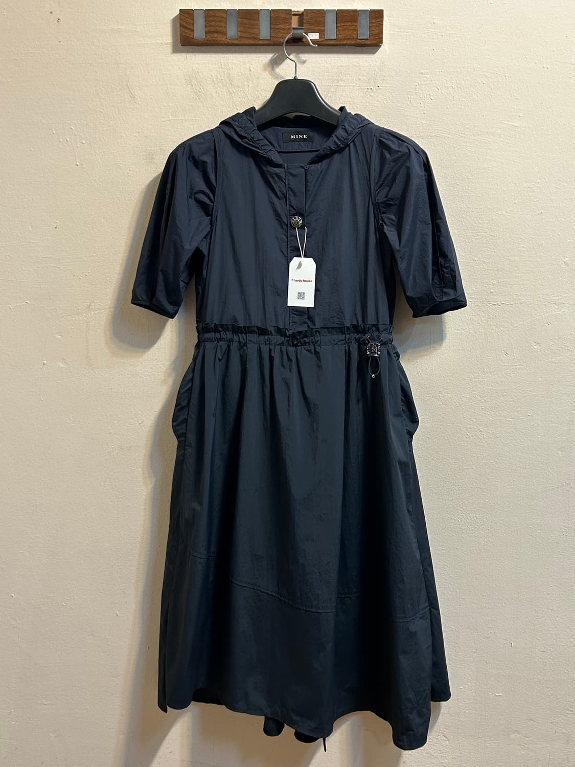 마인 후드 스트링 나일론 원피스 상품이미지1