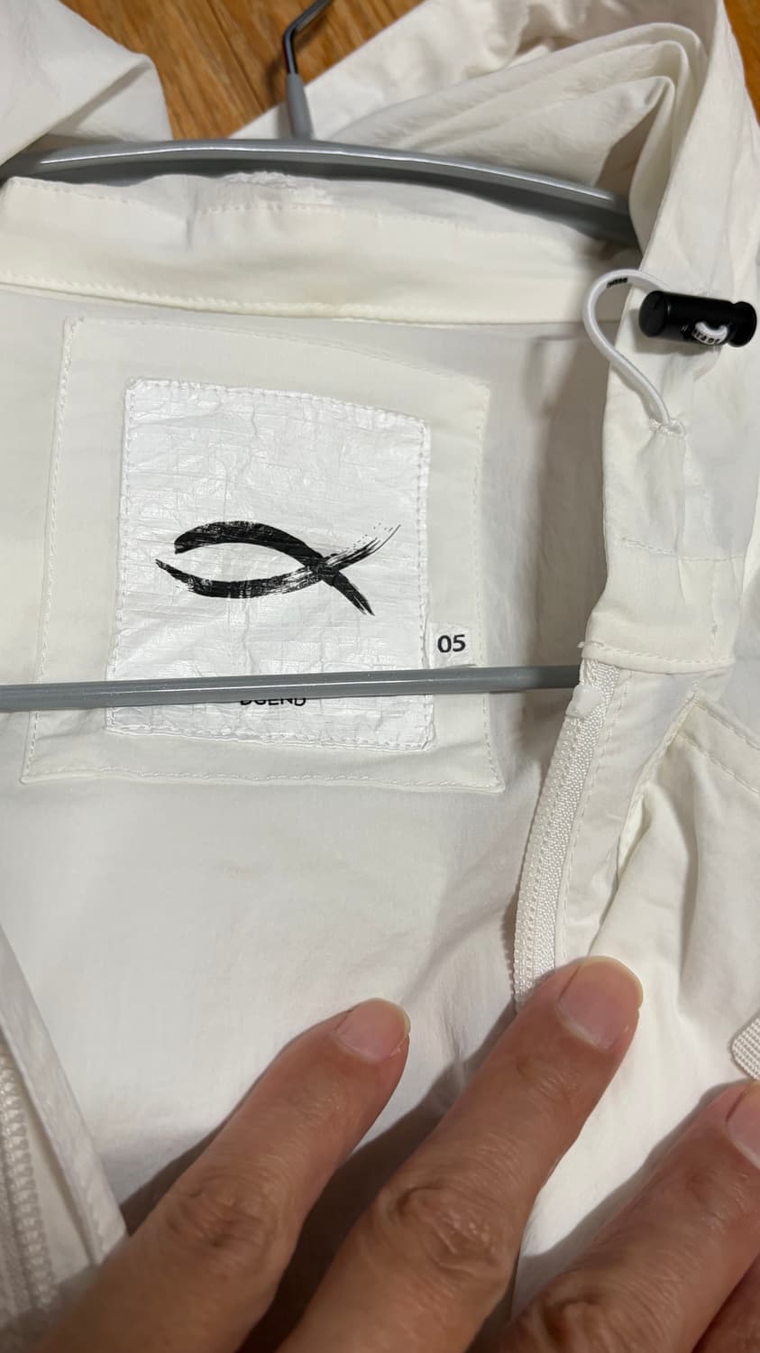 비젠드 화이트 포켓 밴딩 브레이커 자켓 상품이미지3