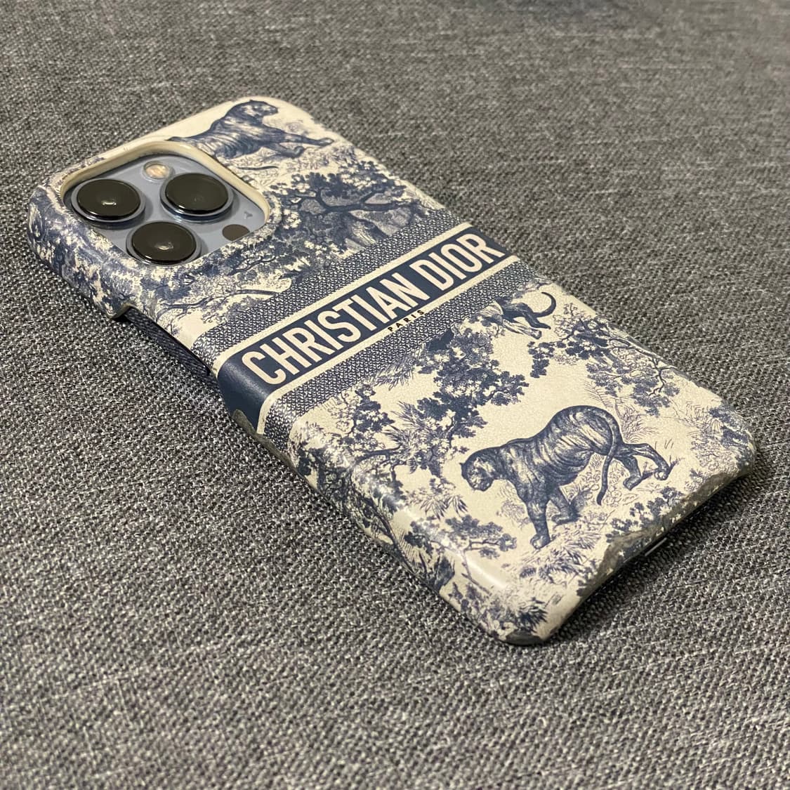 디올 정품 아이폰 13 프로 뜨왈 드 주이 맥세이프 케이스 상품이미지2