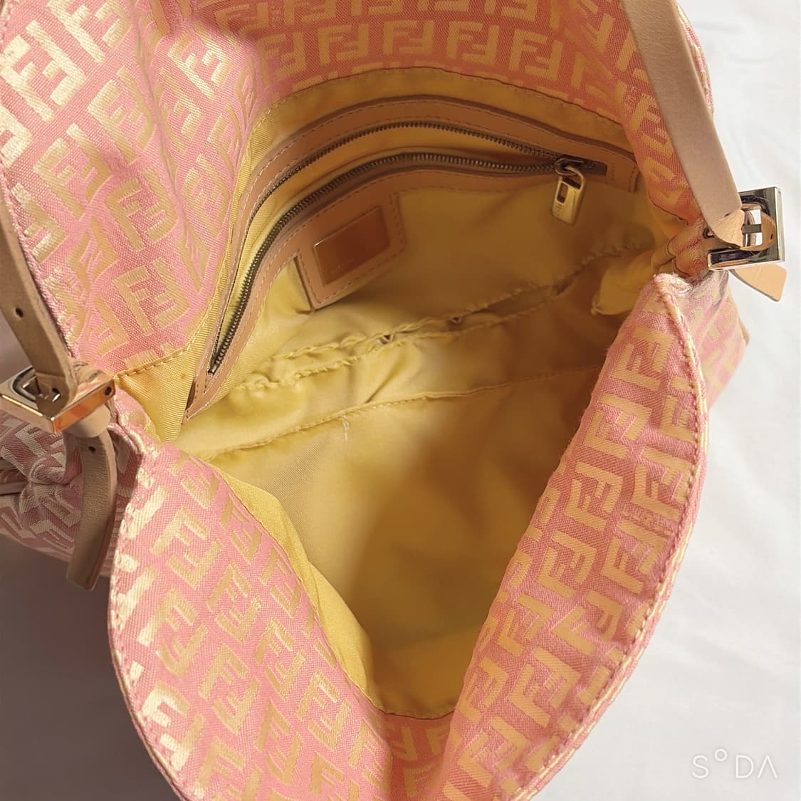 펜디 FF 로고 핑크 바게트백 상품이미지7