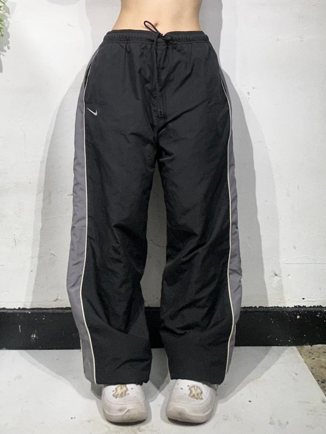 00s 나이키 블랙 와이드 그레이 사이드 라인 트랙 팬츠  상품이미지2