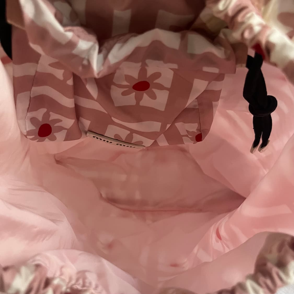 미우미우 나일론 백팩 상품이미지8