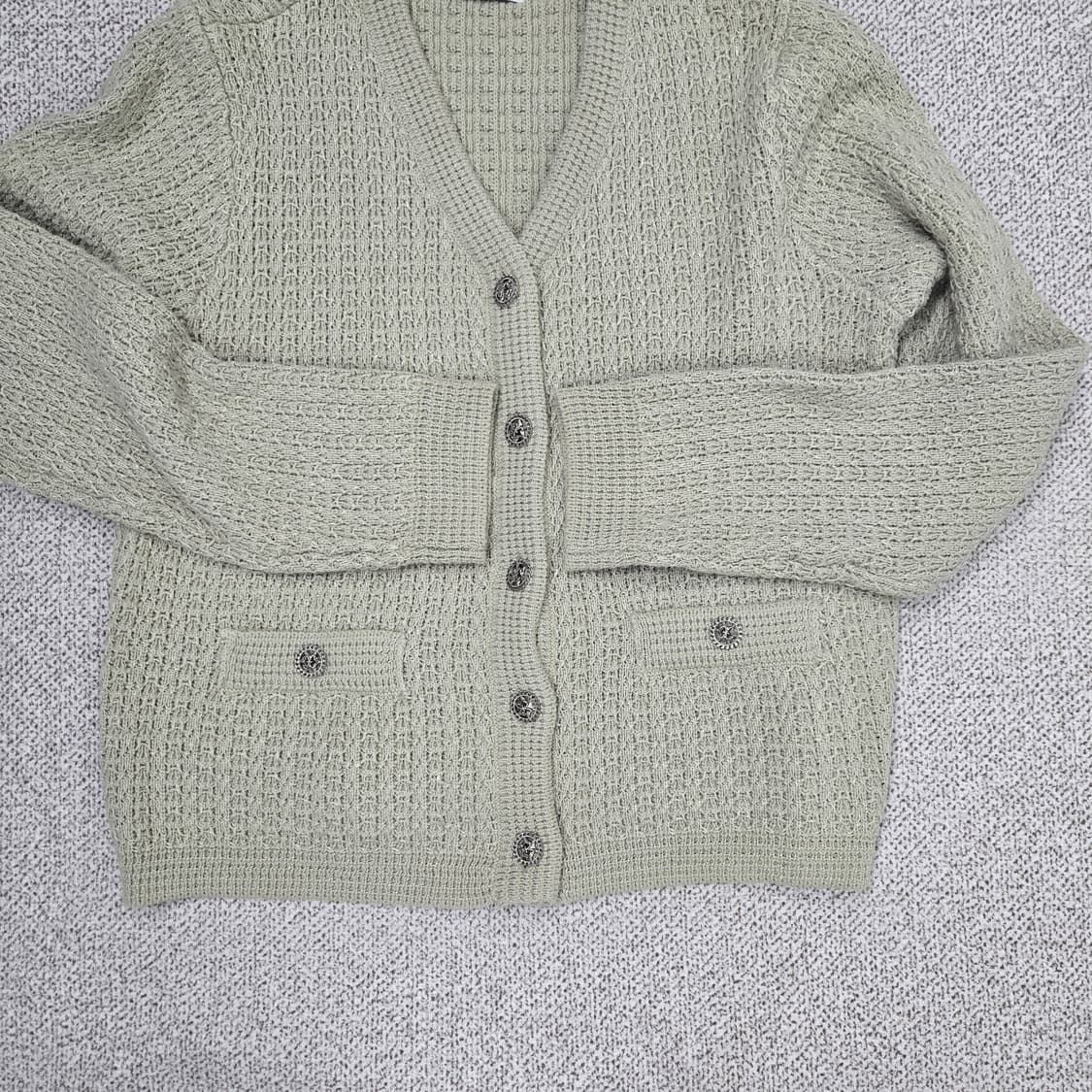 0068 쉬즈미스  23ss민트크로쉐 브이넥 가디건 55 상품이미지9