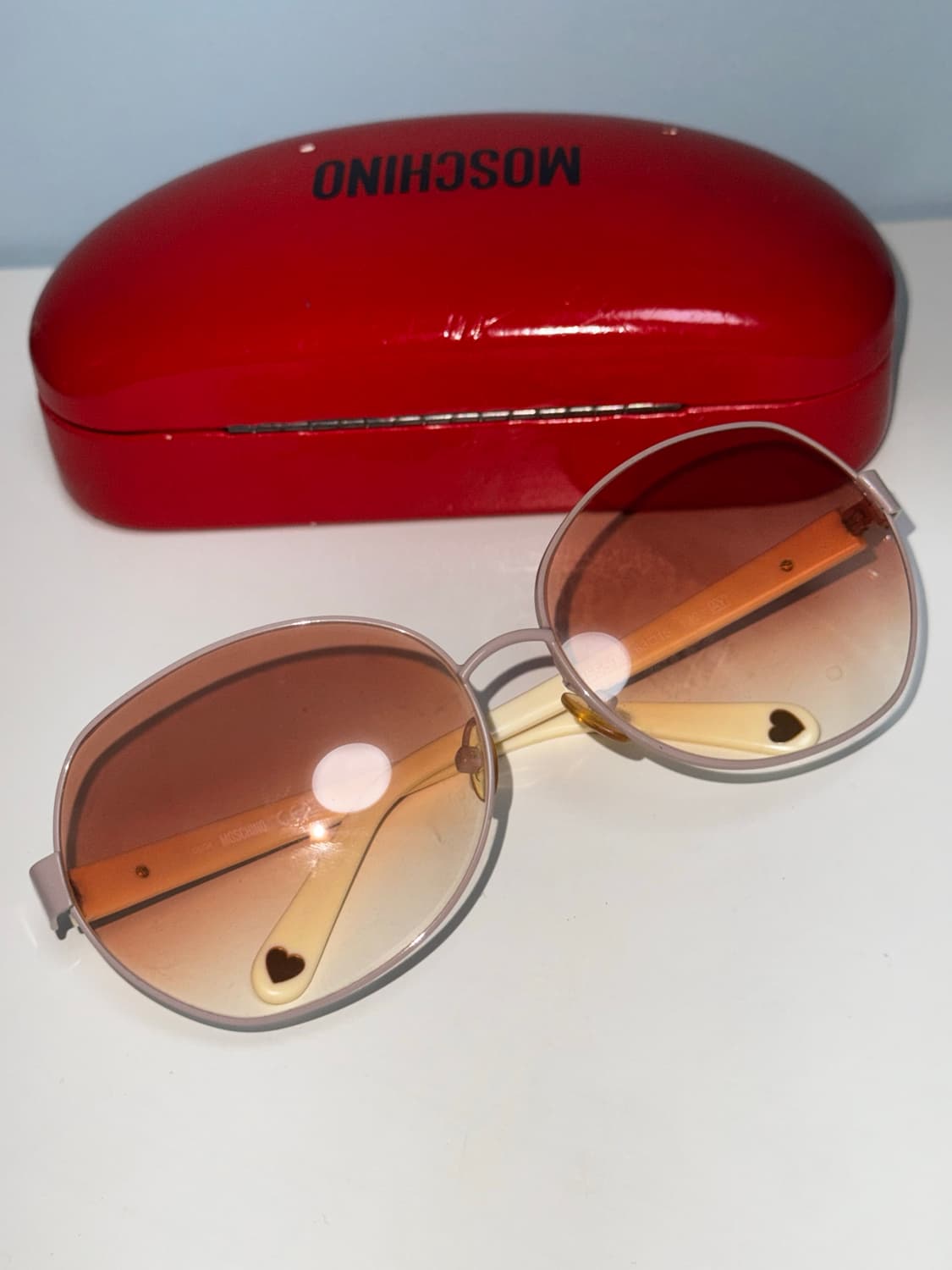 MOSCHINO 모스키노 선글라스 베이지 상품이미지1