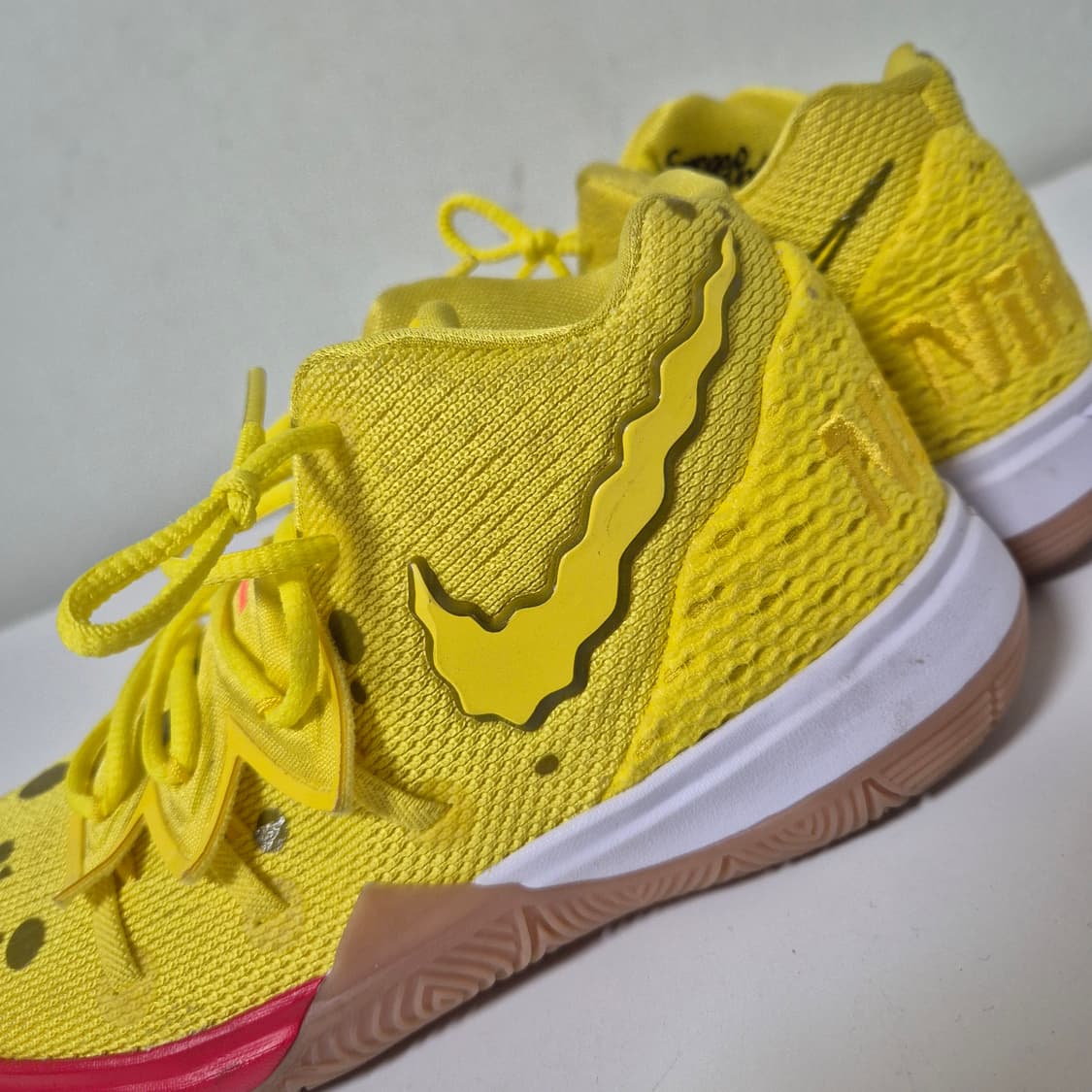 아동200)나이키 카이리 어빙 스폰지밥 콜라보 농구화 옐로우 상품이미지5
