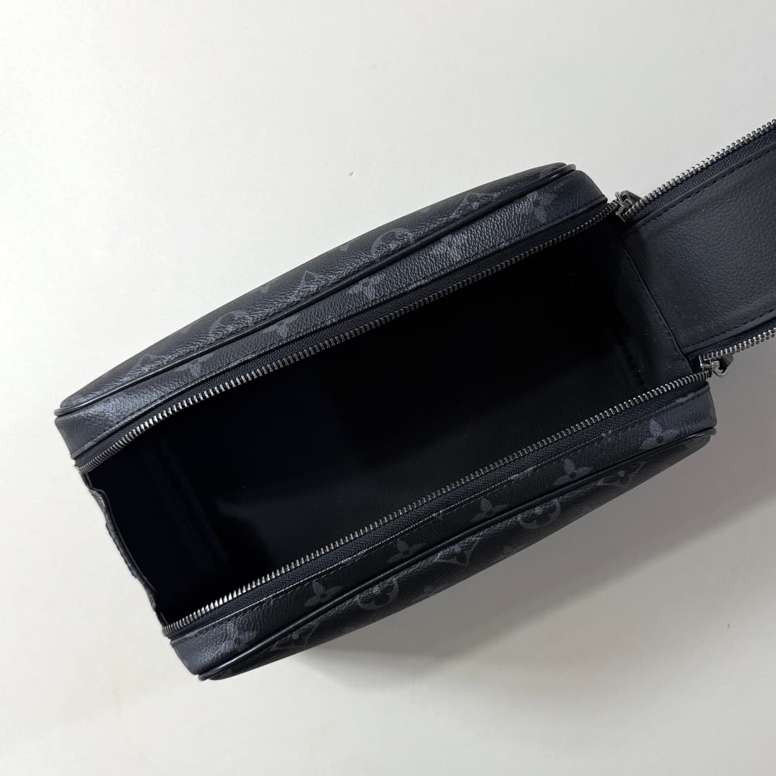 [백화점판/당일출고]루이비통 이클립스 돕키트 클러치 상품이미지6