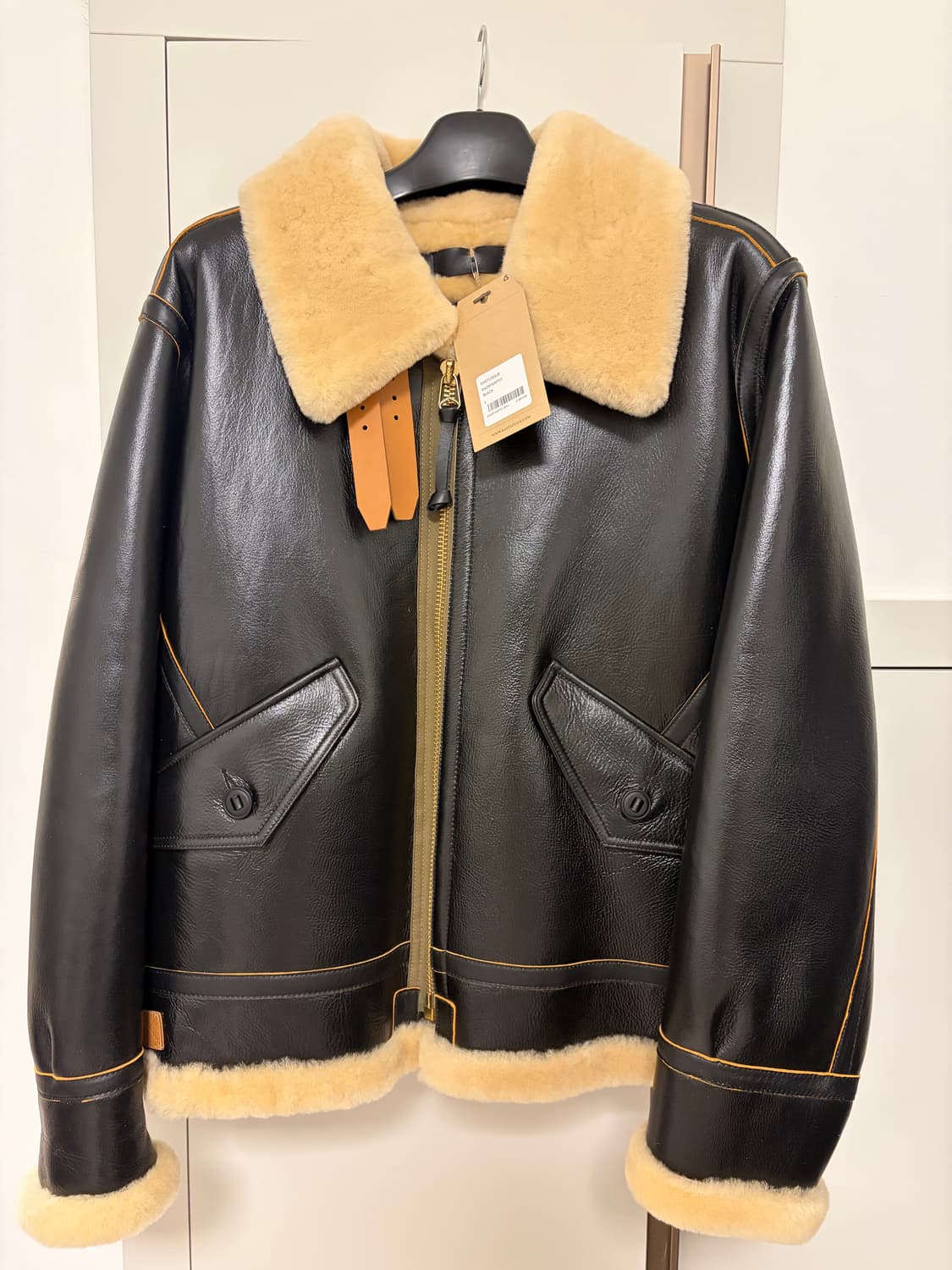 25FW 이스트로그 무스탕 AIRBORNE MOUTON PARKA 상품이미지3