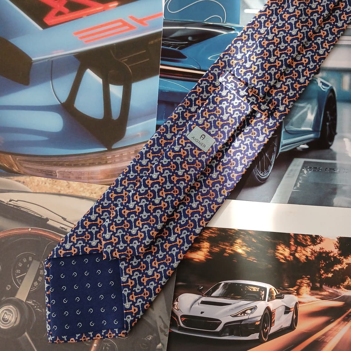 아이그너 실크 네이비 로고 패턴 넥타이 9.6cm A+등급 A19076
 상품이미지4