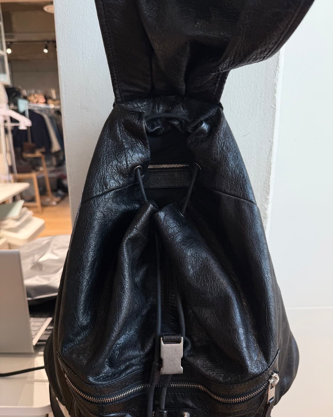 발렌시아가 블랙 클래식 시티 백팩  상품이미지7