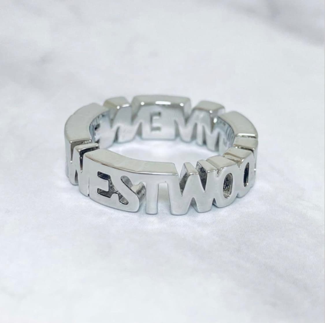 비비안웨스트우드 아카이브 레터링 orb 로고링 반지 상품이미지1