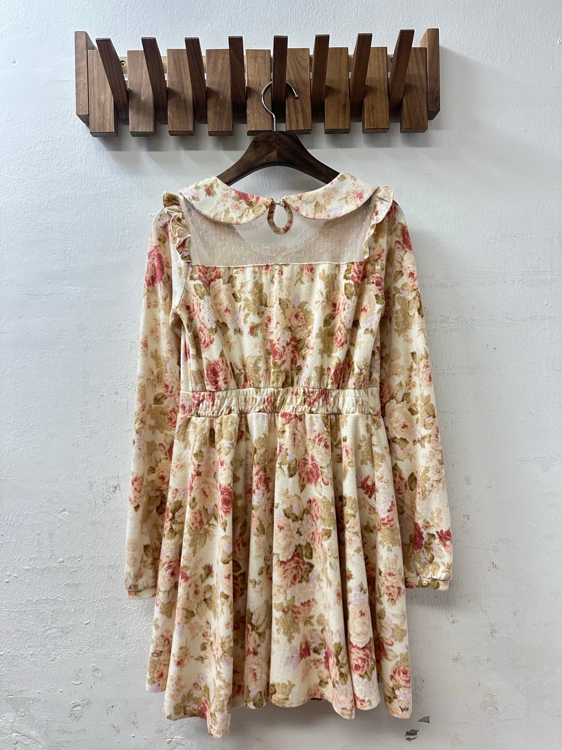 택있는 새상품 Liz Lisa 리즈리사 플라워 프릴 둥근 카라 원피스 상품이미지7