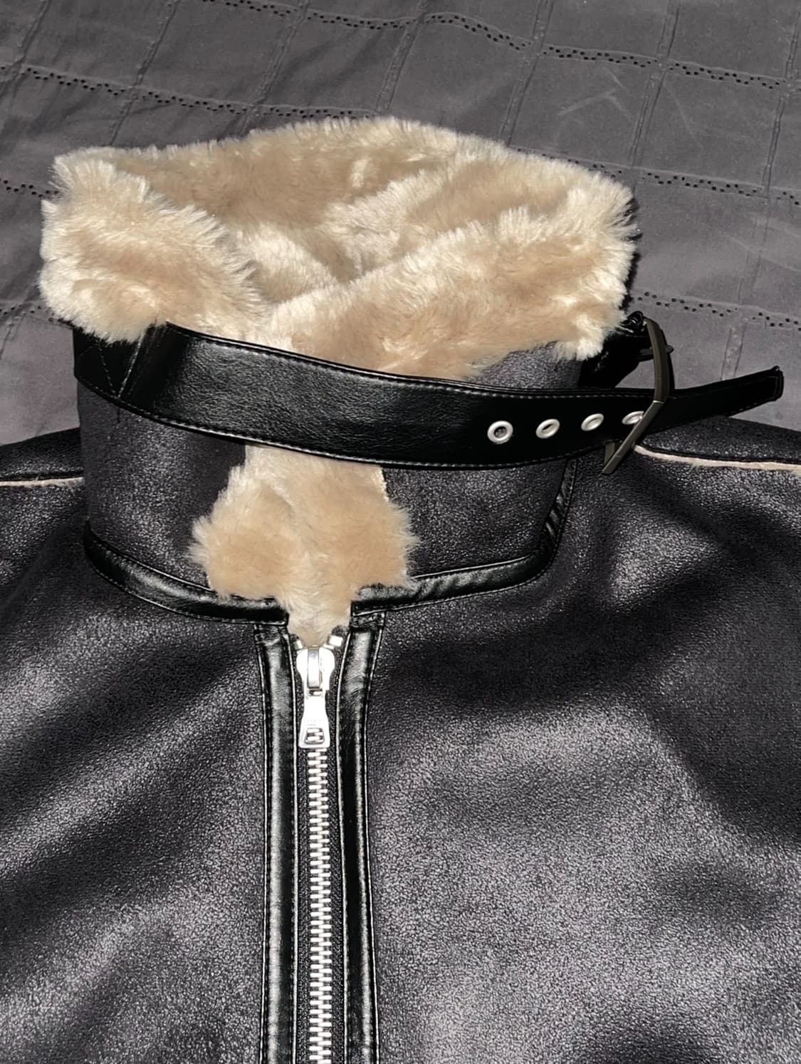 오버사이즈 스웨이드 라인 무스탕 자켓 [BLACK] 상품이미지4