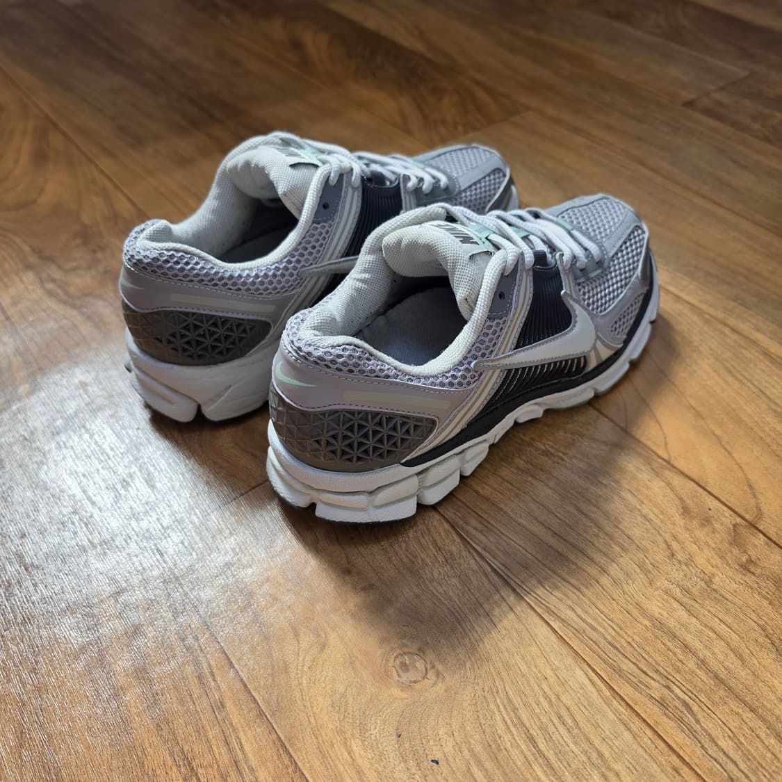 나이키 줌 보메로5  상품이미지5