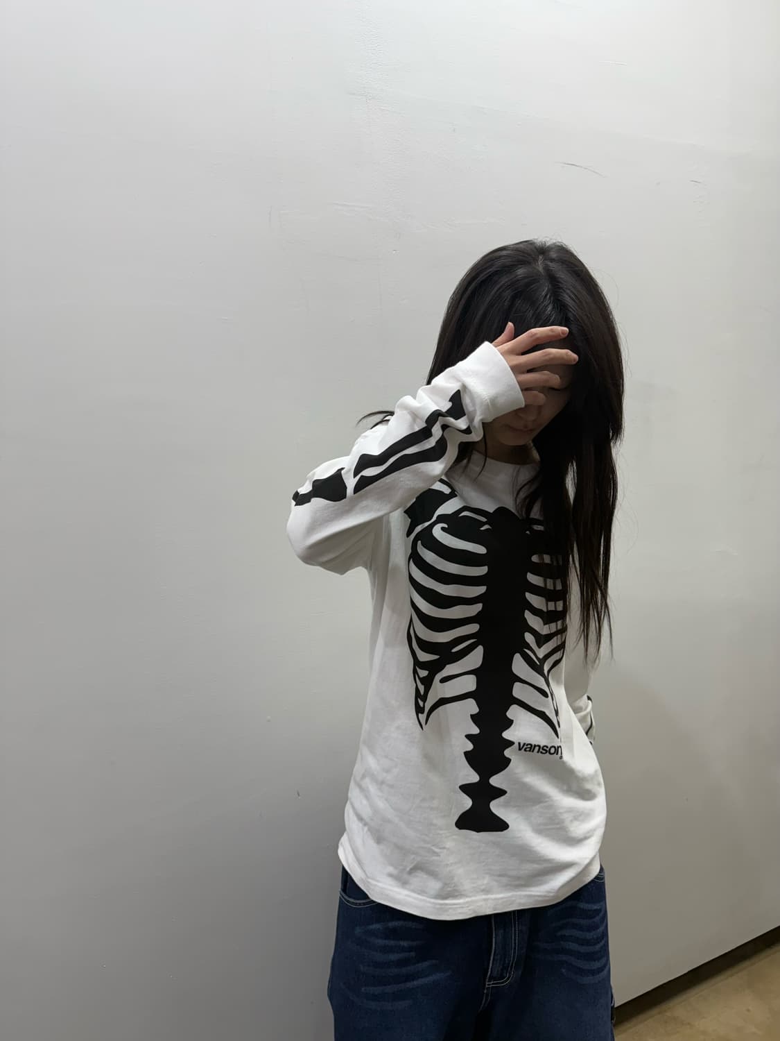 밴슨 본 프린팅 오버핏 롱슬리브 상품이미지2