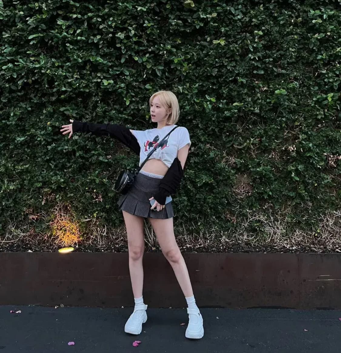 스컬프터 로우라이즈 피카부 플레어 스커트 상품이미지2