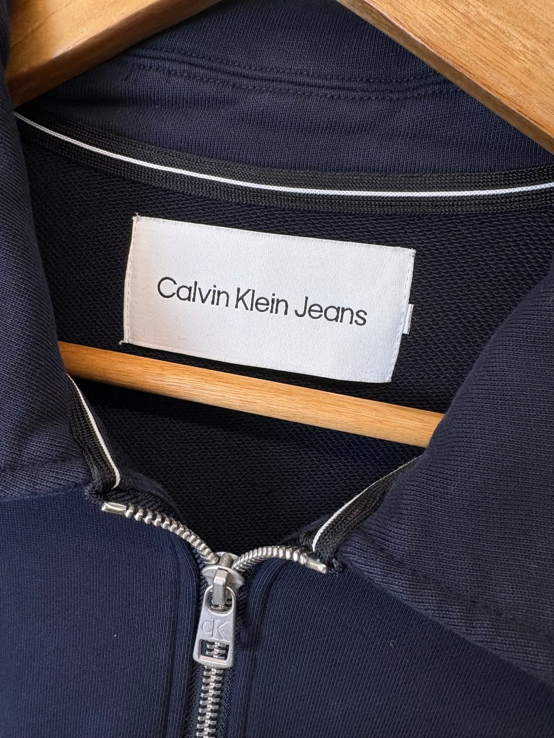 캘빈클라인 네이비 반집업 맨투맨 상품이미지4