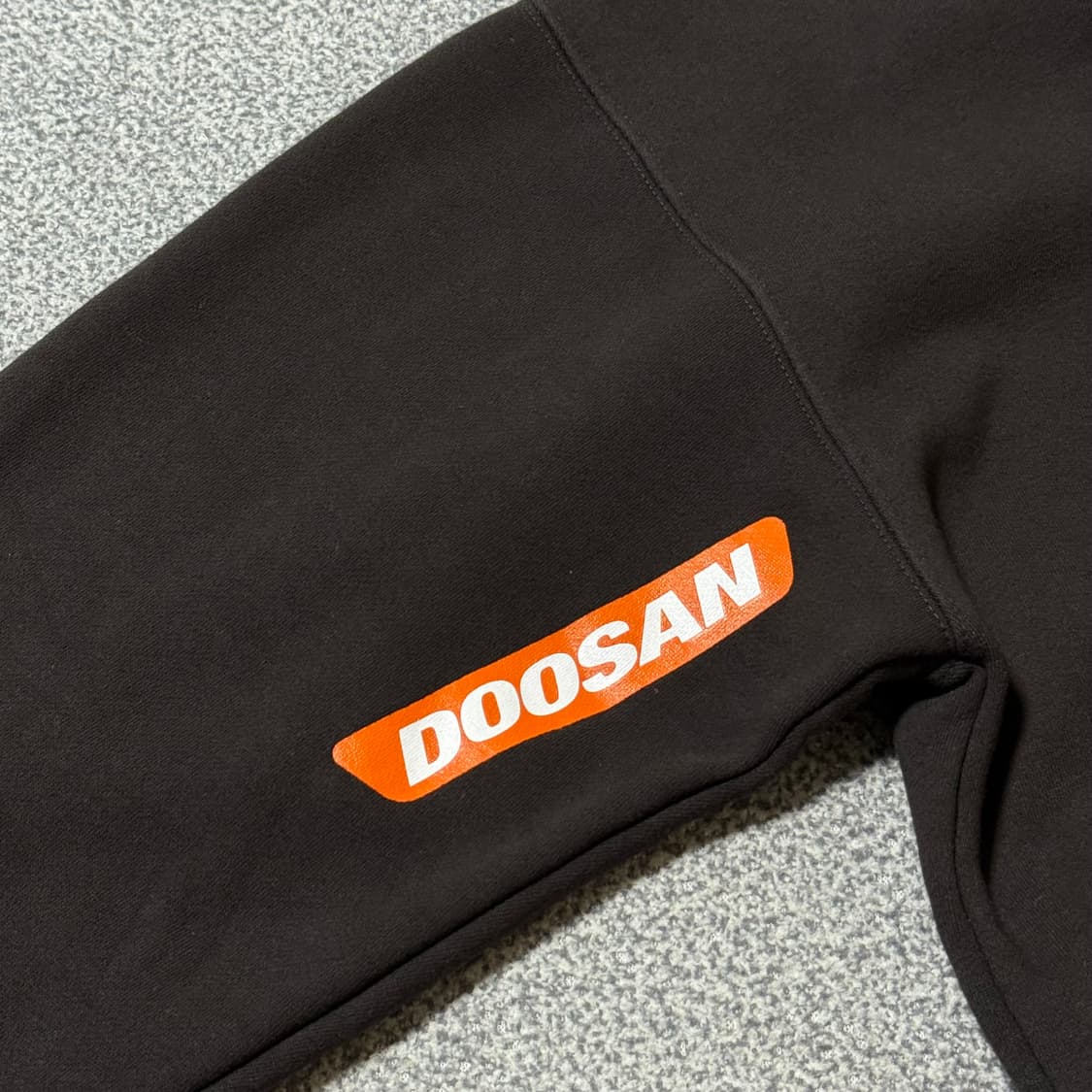 [크림가 33만원] 아이앱 x 두산 기모 맨투맨 L 상품이미지7